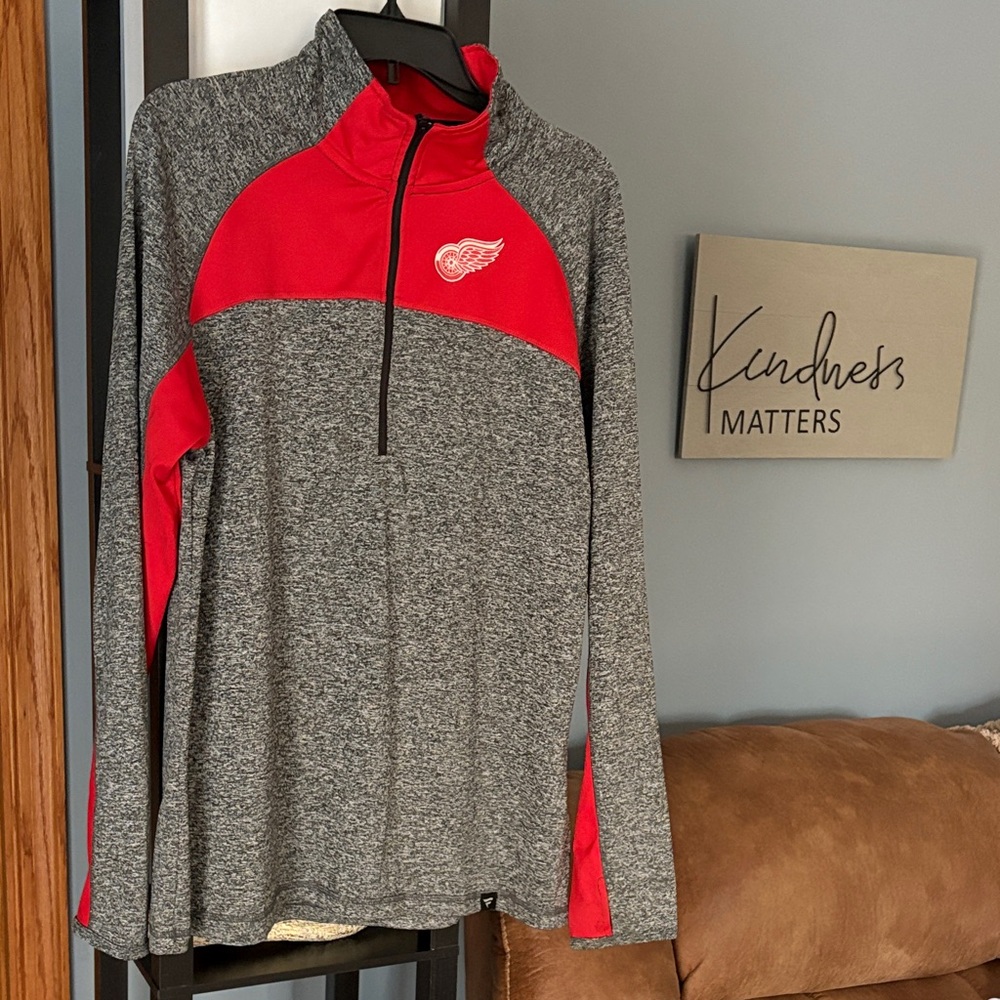 Fanatics Red and Gray Pullover